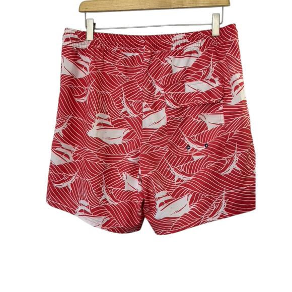Vineyard Vines Coral & White Swim Trunks Boat & Sword Fish Men's Size Medium - Picture 2 of 8